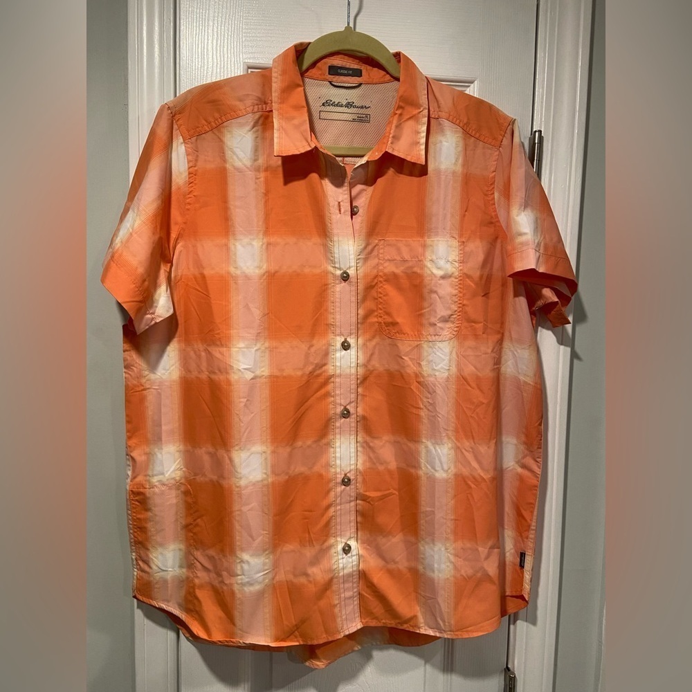Eddie Bauer Size LT Orange Coral Vented Short Sleeve Button Down Hiking Shirt